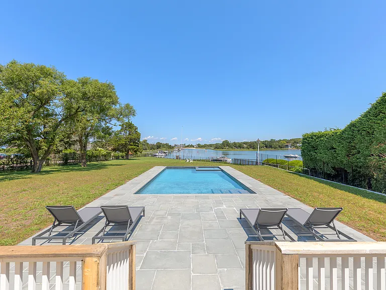 81 Scotts Landing Rd — Photo 22