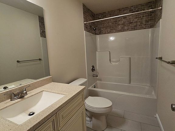 3rd image of 2800 Monticello Ln #2788