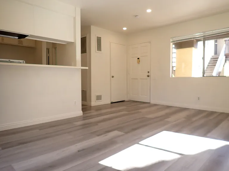 615 Utica Ave #2 — Photo 3