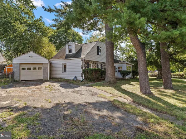 901 Springfield Rd, Aldan, PA 19018