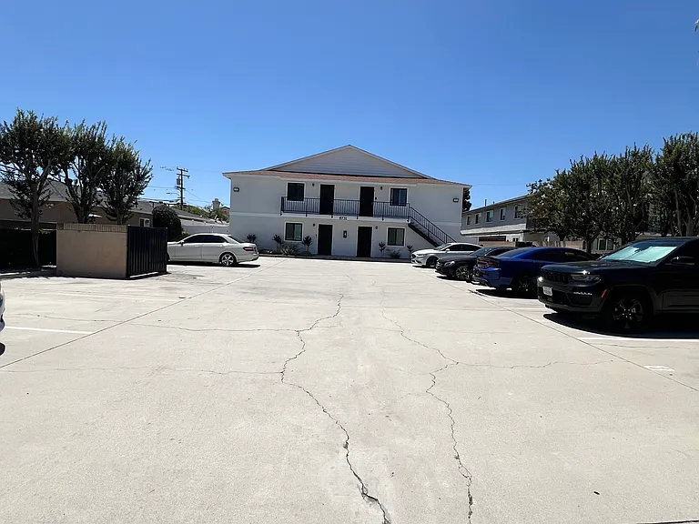 8731 La Salle St #5 — Photo 22