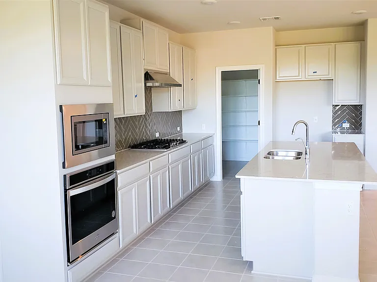 220 Long Canyon Ln — Photo 6