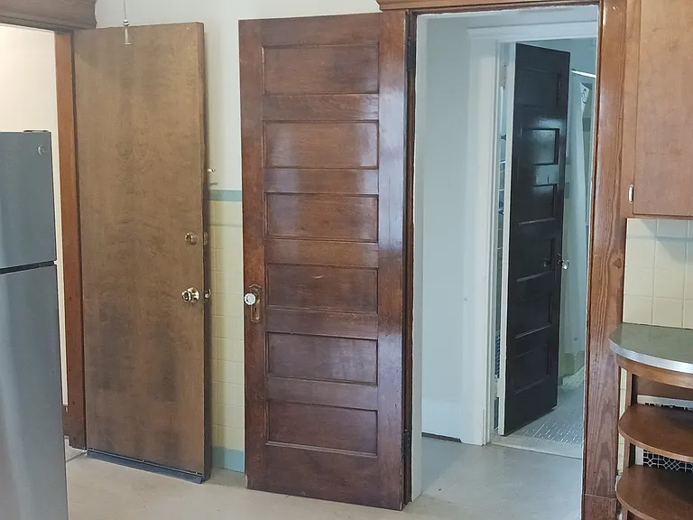 126 Edwards St — Photo 16