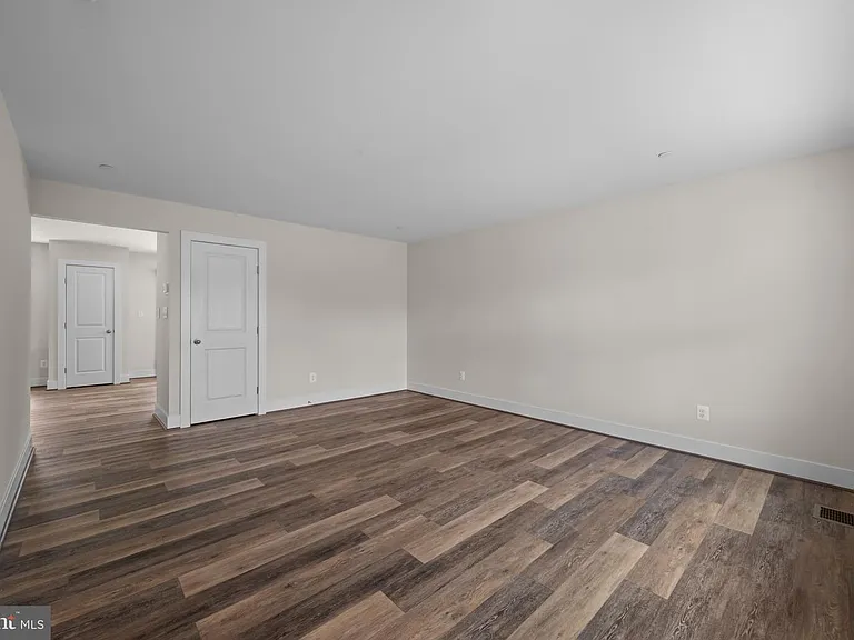 5707 Lowell St — Photo 3