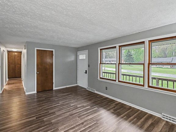 5th image of 545 Reed Rd