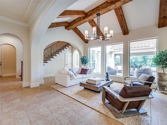 4th image of 3041 Creekwood Ln