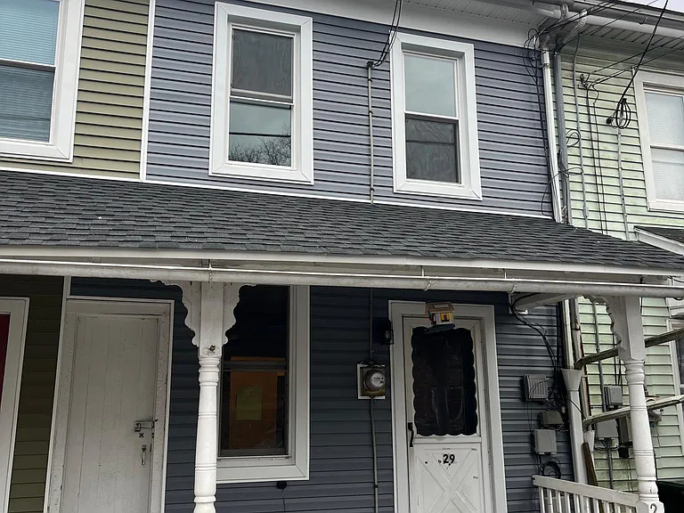 29 E Main St — Photo 2