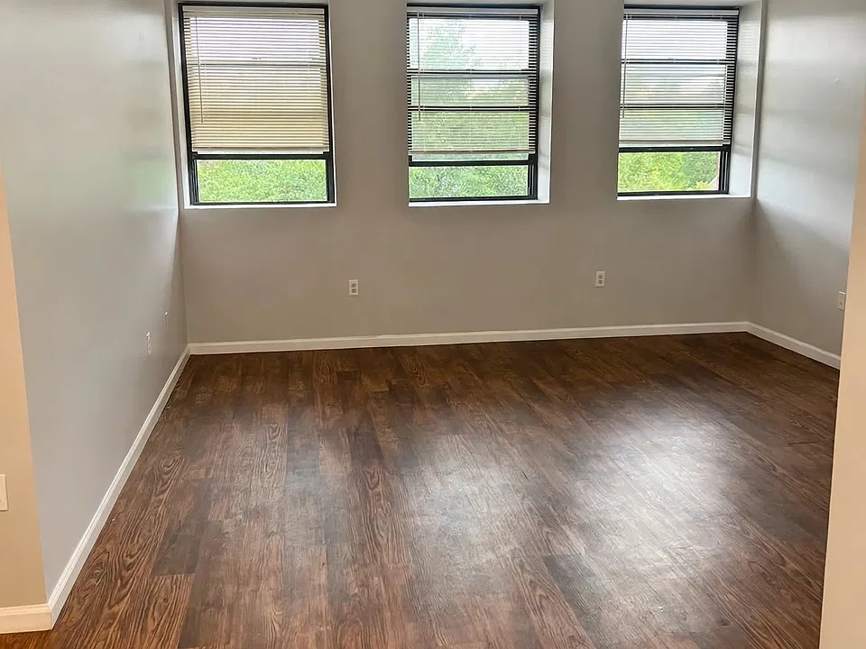 145 Broad St #25