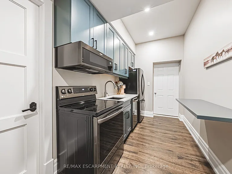 597 Old York Rd — Photo 33