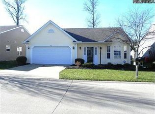 1416 Ledgewood Ln, Avon, OH 44011