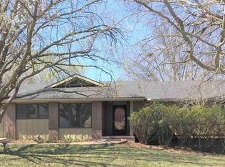 2005 Camelback Dr, Lawrence, KS 66047