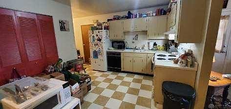 4th image of 229 Burdel Dr