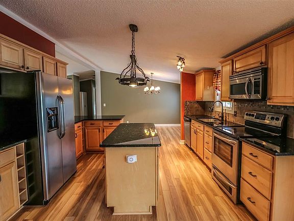 5th image of 229 Mountain Meadows Dr
