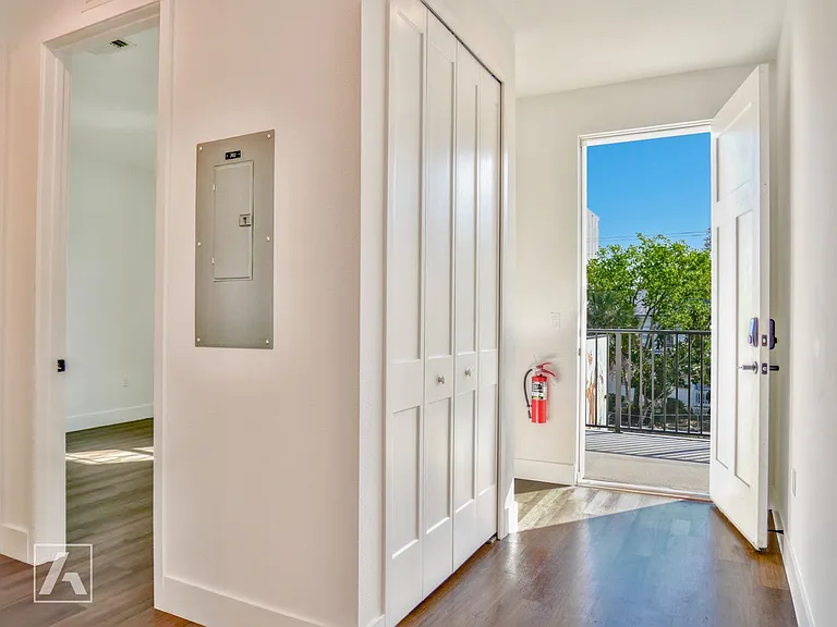 Modern Luxury Living at San Leon: Premier Apartments in Downtown Sanford — Photo 6