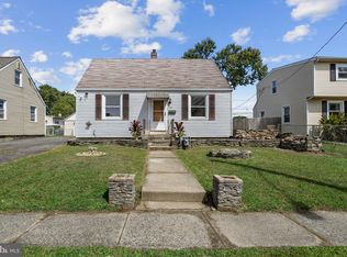 25 N Martin Ln, Norwood, PA 19074