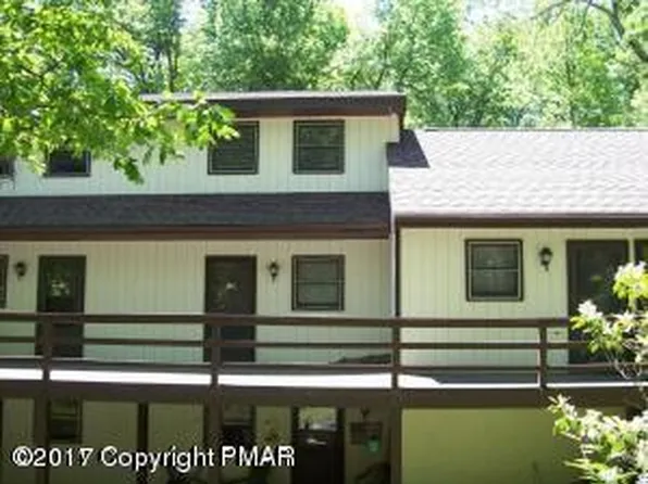 15 Villas Rd #103, Mount Pocono, PA 18344