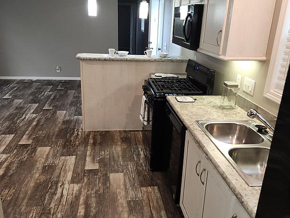 2nd image of 185 Luxury Ln