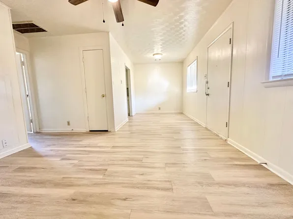 419 W Sycamore Street, 419 W Sycamore St #4, Denton, TX 76201