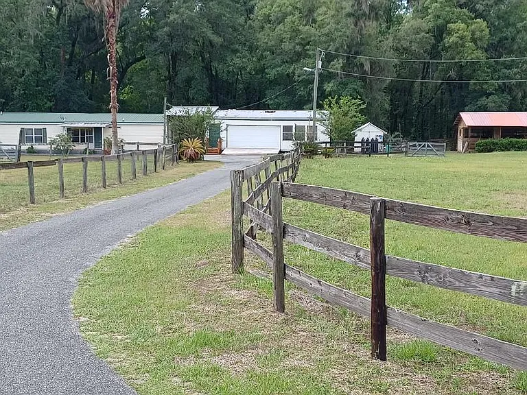 12149 NW Gainesville Rd — Photo 3