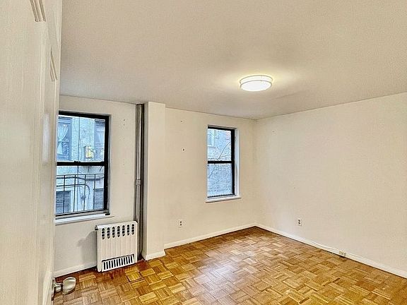 4th image of 341 E 5th St APT 2R