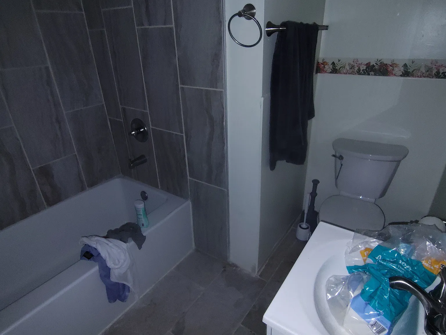 2 bed, 1.5 bath, 812 sqft, $1,250 — Photo 2