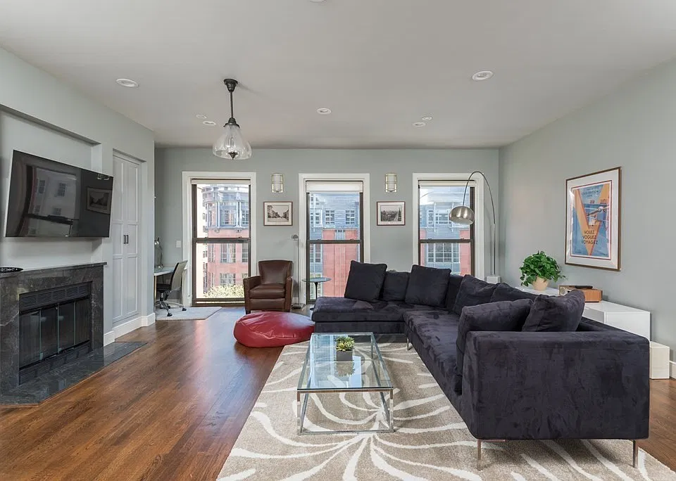 201 Newbury St #304