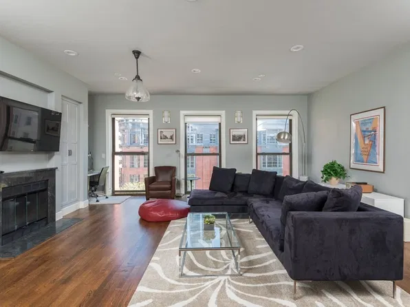201 Newbury St APT 304, Boston, MA 02116