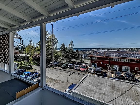 3rd image of 1019 N Garden St