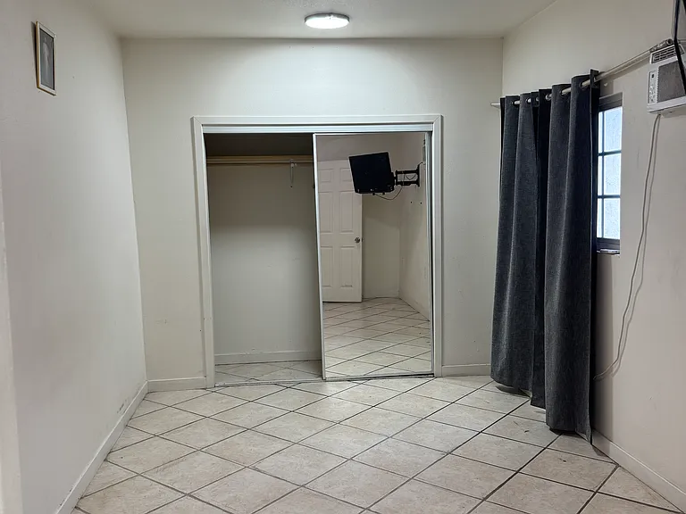 1924 E Rosecrans Ave #3 — Photo 6