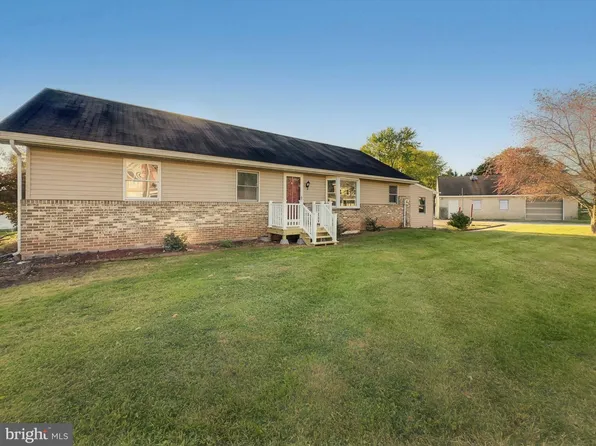 10 Cemetery Rd, Manchester, PA 17345