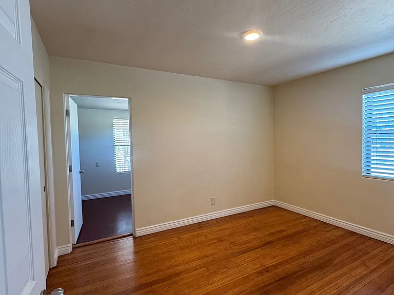 902 S Fremont Ave — Photo 22