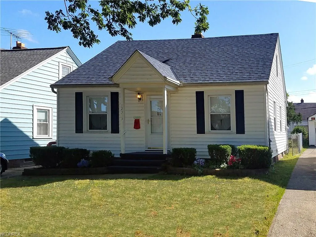 12313 Kensington Ave photo 1
