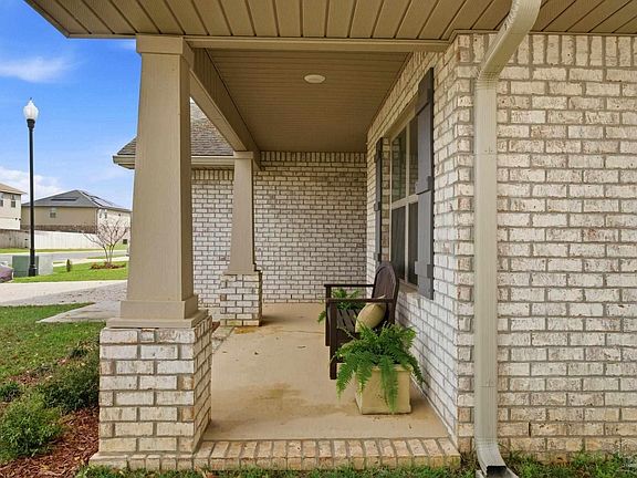 5th image of 142 Ridgeway Cir