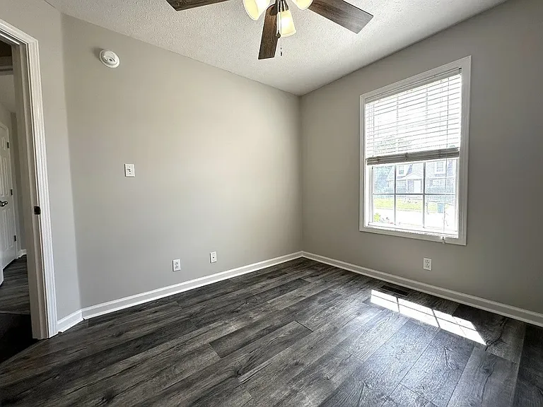 1641 Cedar Springs Cir — Photo 18