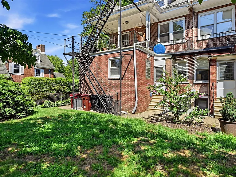 1800 N Monroe St — Photo 14