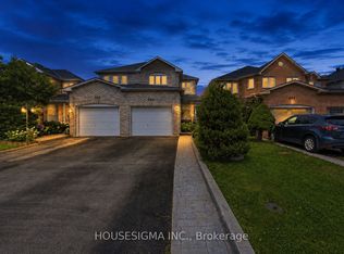 902 Applecroft Cir, Mississauga, ON L5V2A7