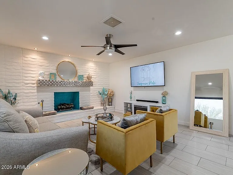 3302 E Turquoise Ave — Photo 10