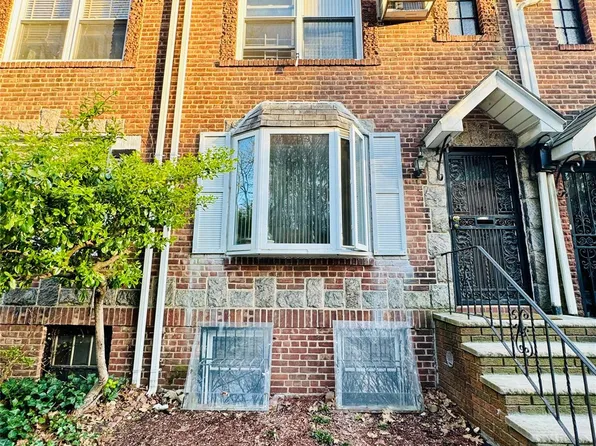 80-16 Park Lane S, Woodhaven, NY 11421