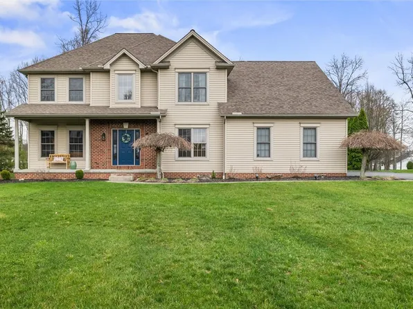 1810 Lori Ln, Hermitage, PA 16148