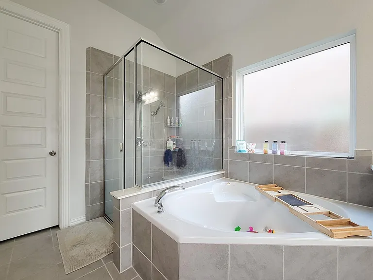 4010 Palmer Meadow Ct — Photo 37