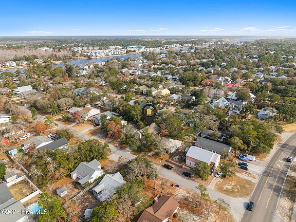3rd image of 104 NE 26th Street