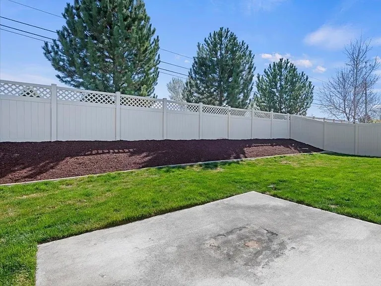 4176 N Alester Ave — Photo 7