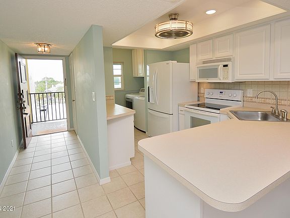 3rd image of 4570 Ocean Beach Blvd #122