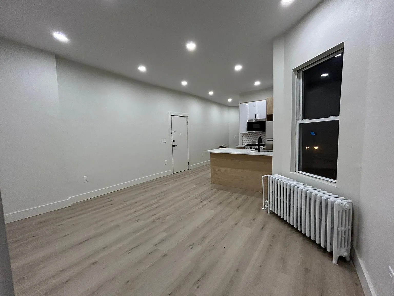 2 bed, $2,350 — Photo 1