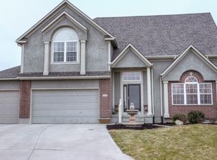 512 S Foxridge Dr, Raymore, MO 64083