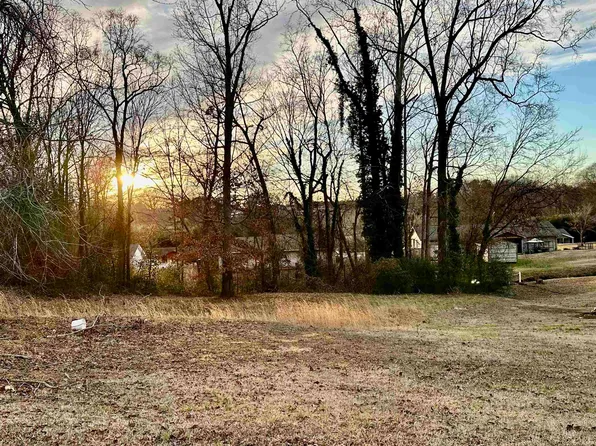 111 Iris Ln, Gaffney, SC 29341