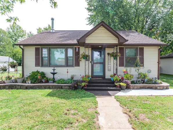 308 E Hardy St, Saint James, MO 65559