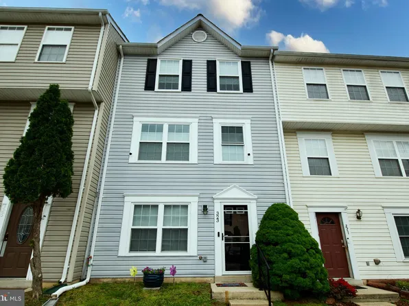 323 Moseby Ct, Manassas Park, VA 20111