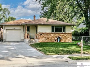 4232 F St, Omaha, NE 68107
