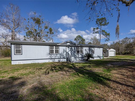 3rd image of 122 Cypress Dr